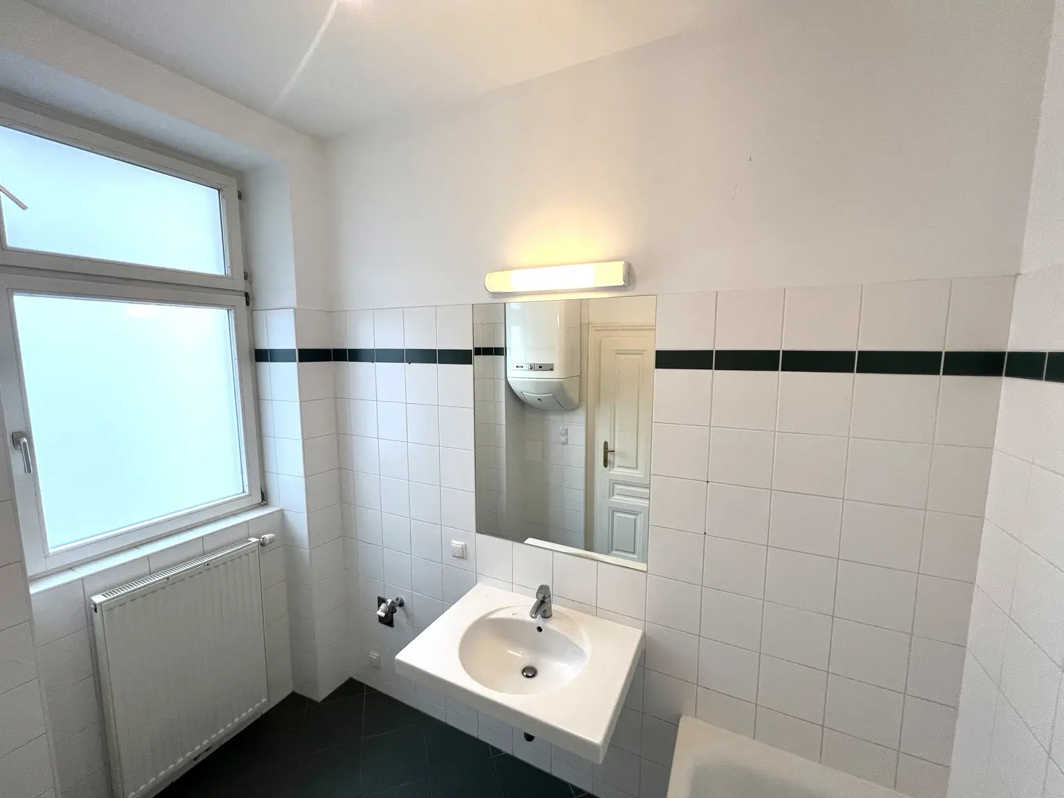 In Renovierung - UNBEFRISTET: Wohnen in Bestlage in einer Altbauwohnung