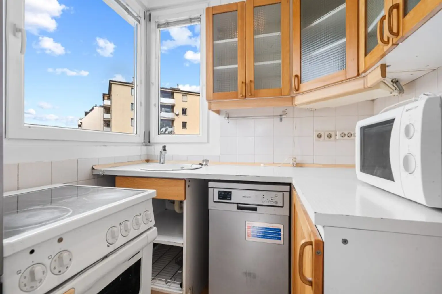 Helle 2-Zimmerwohnung in 1110 Wien, mit kleiner Loggia und perfekter Öffi Anbindung!