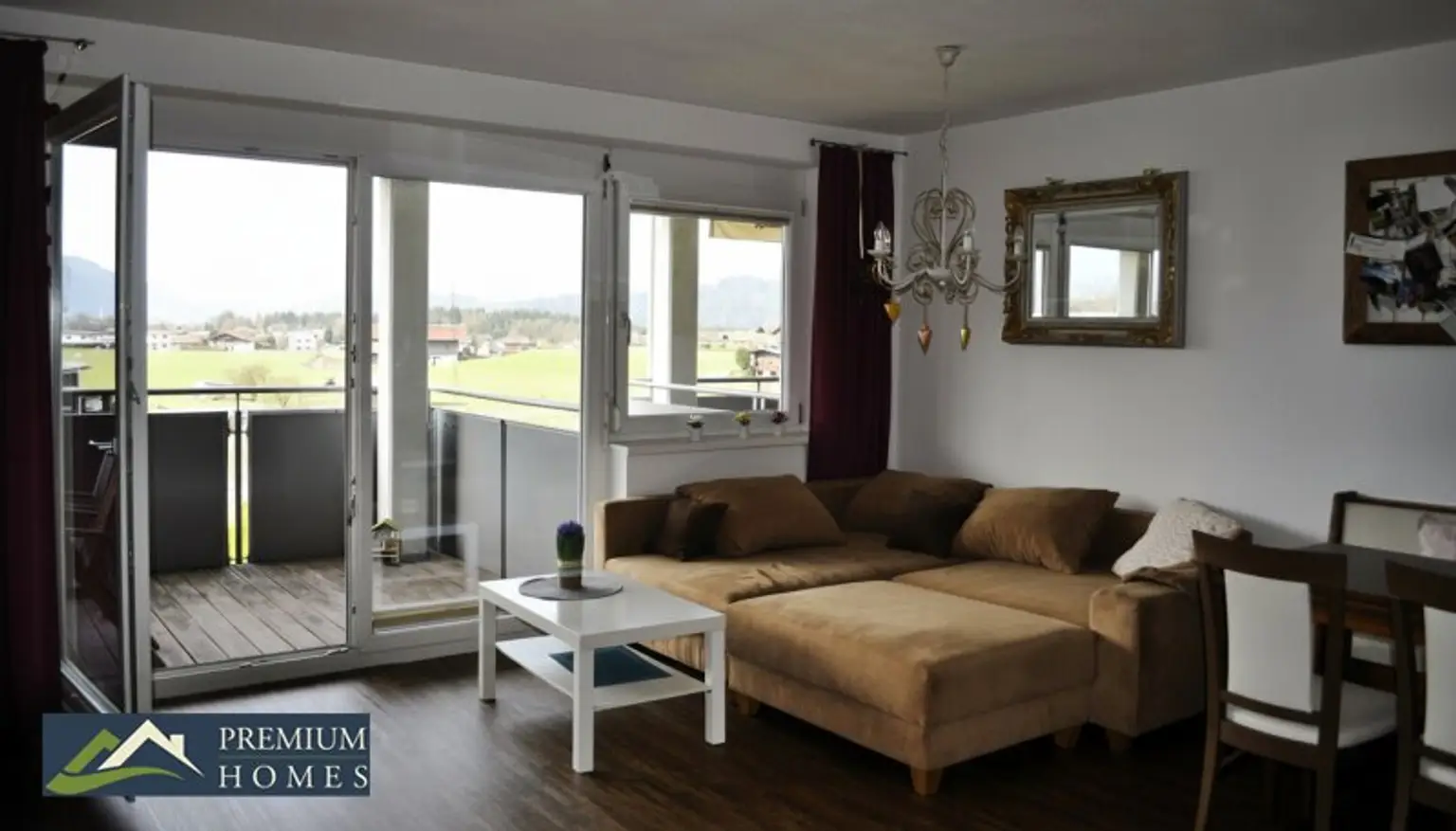 KIRCHBICHL - Eigentumswohnung - offener Wohnbereich  mit Zugang Balkon