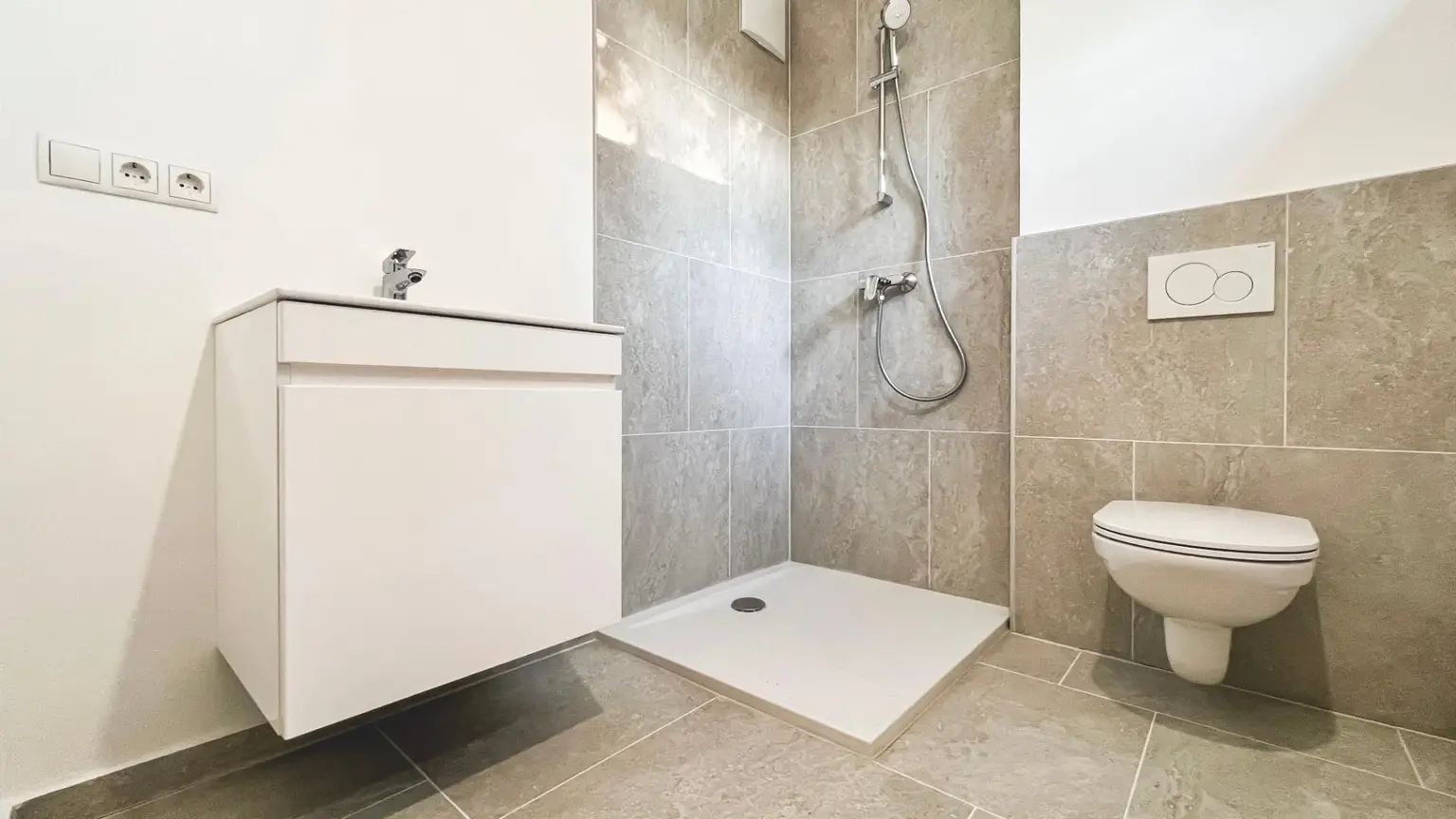 Neubau – Schlüsselfertiges Reihenhaus mit Garten & 2 Stellplätzen in Kottingbrunn