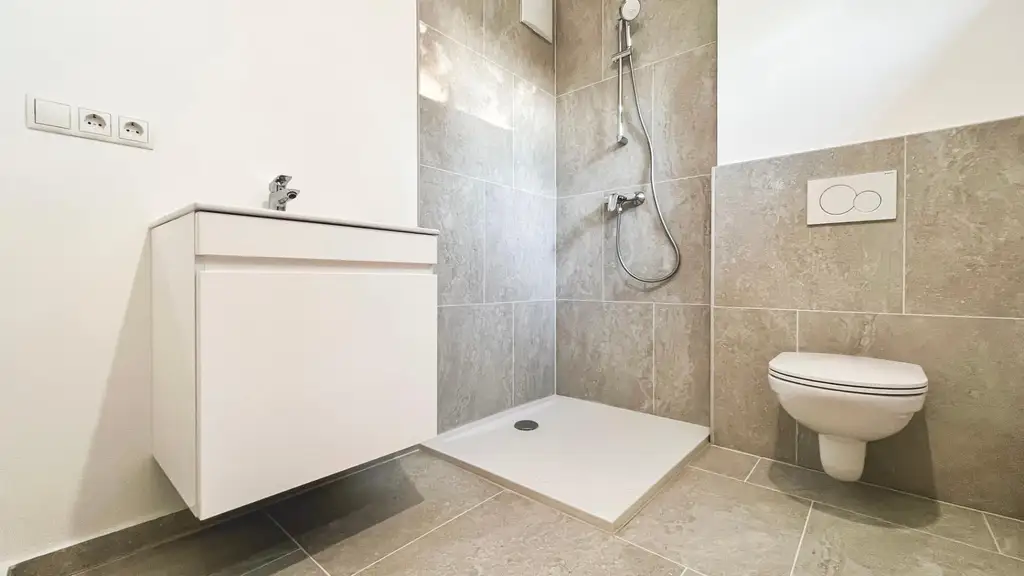 Neubau – Schlüsselfertiges Reihenhaus mit Garten & 2 Stellplätzen in Kottingbrunn