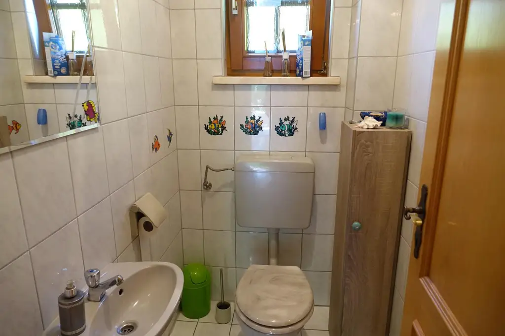 Geräumiges Einfamilienhaus, vollunterkellert, mit sehr schönem Garten!