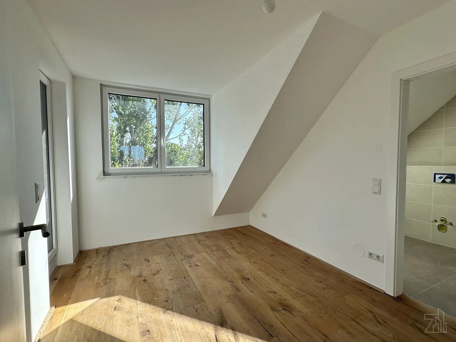 Helle Dachgeschoßwohnung mit südseitiger Terrasse & Grünblick | 2 Zimmer | ERSTBEZUG