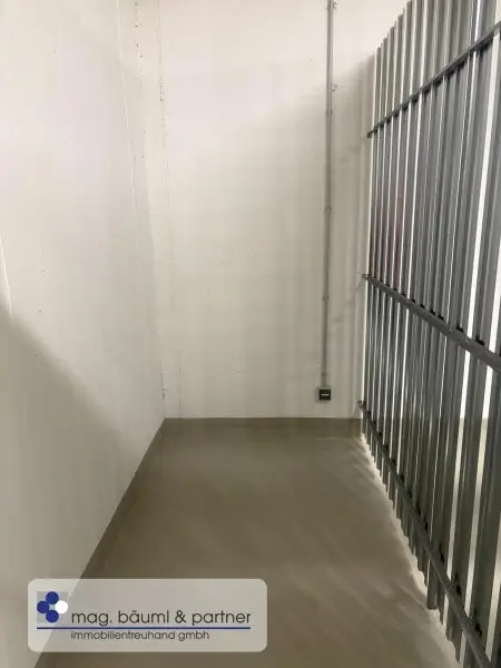 Keller mit Stromanschluss