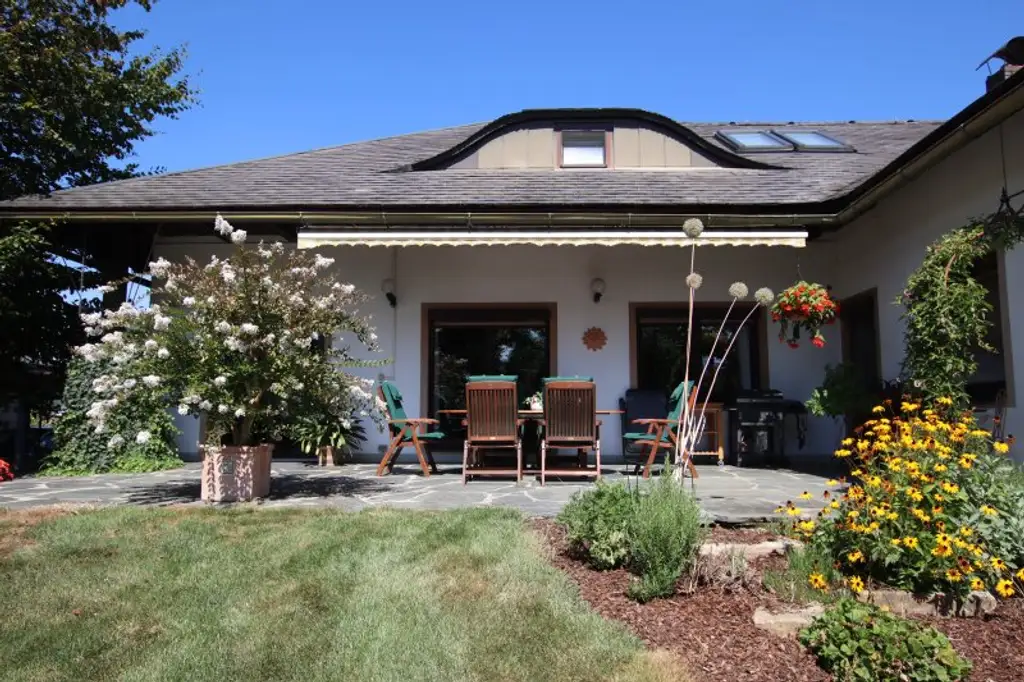 270m² gepflegter Bungalow (Zweifamilienwohnhaus) mit ausgebautem Dachgeschoss und 1.318m² Grund in Viktring in TOPLAGE