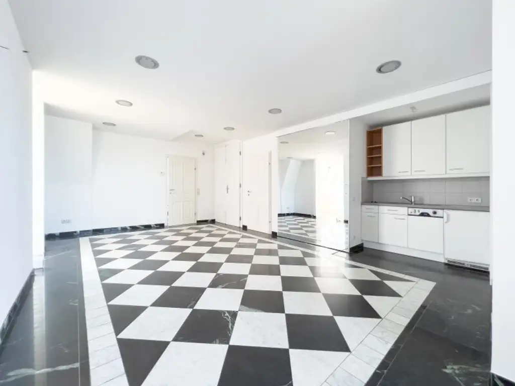 Mitgestalten statt Kompromisse: Sanierte Dachgeschosswohnung in Top-Lage