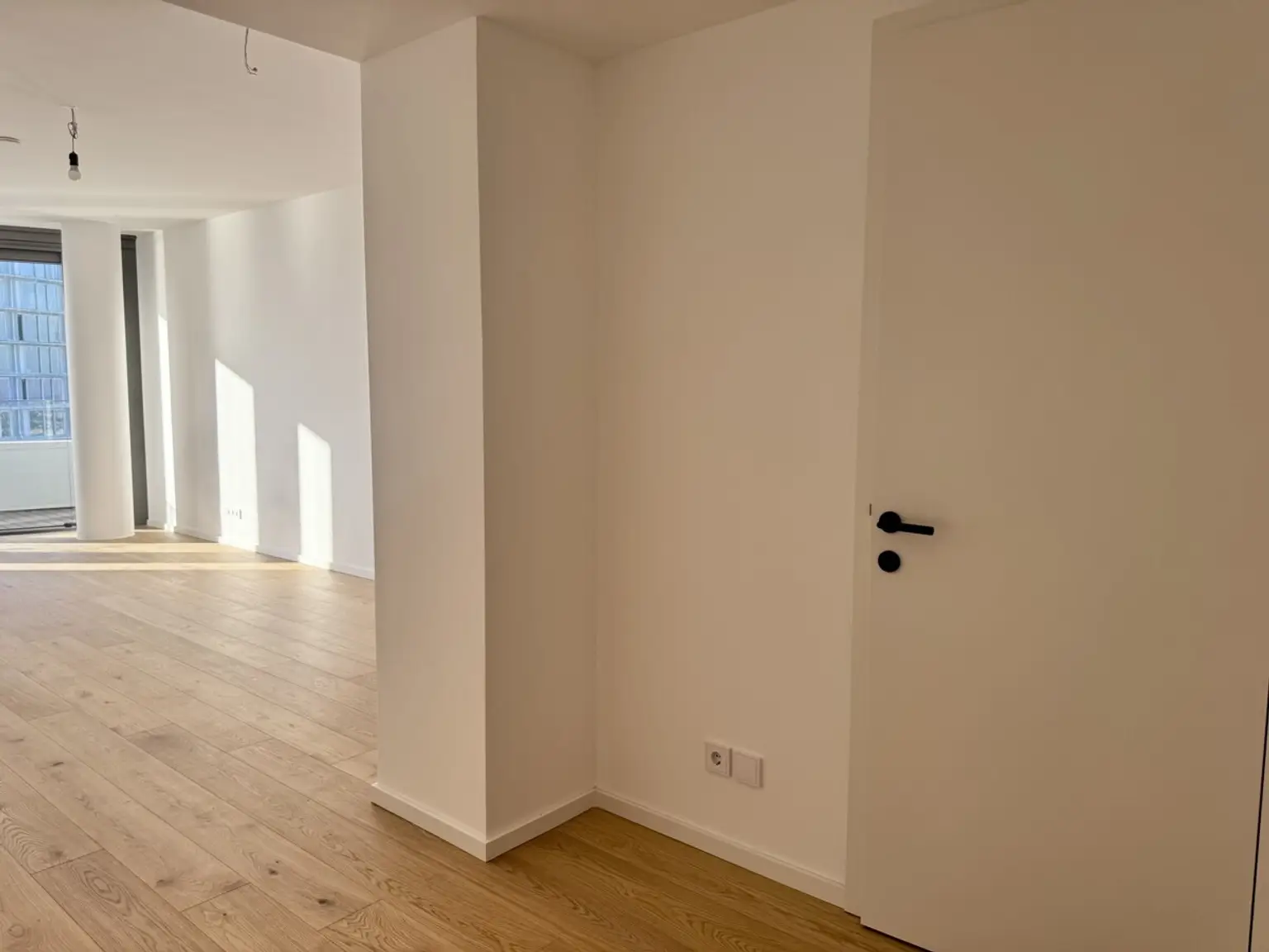 DANUBEFLATS. New - 2 Zimmer Wohnung - 40. Stock inkl. Sonnenuntergang