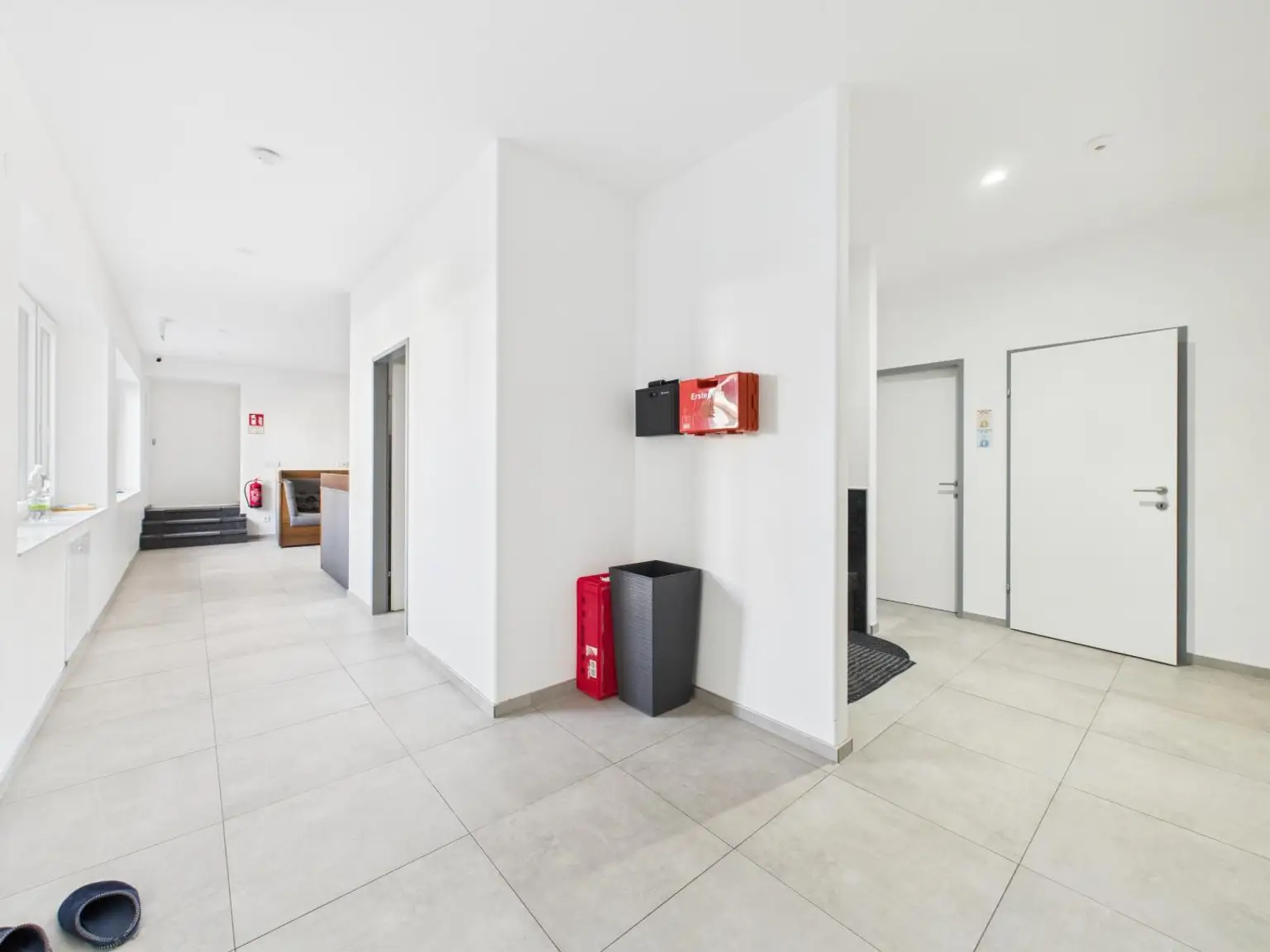 Kernsaniertes Anlageobjekt mit großzügigen Büroflächen und Wohneinheiten in 4050 Traun