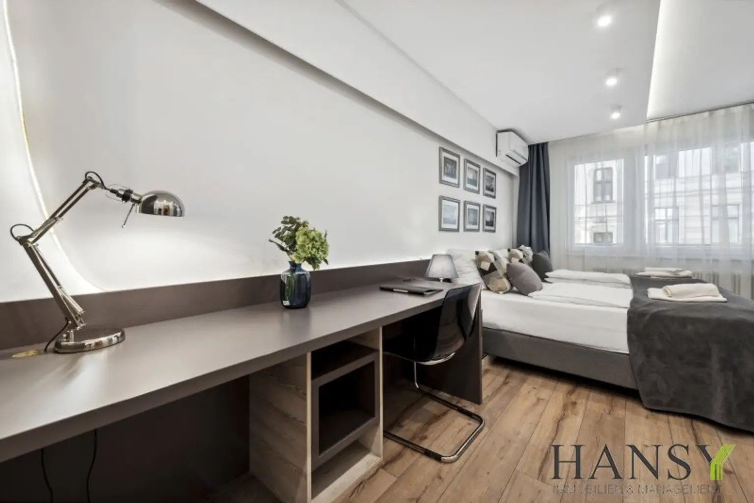 Vollmöblierte 3-Zimmer-Wohnung mit Loggia & zwei getrennt begehbaren Schlafzimmern! (WG-tauglich) 5 Gehminuten zur Mariahilfer-Straße