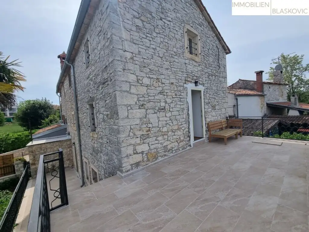 Juwel - Restauriertes Steinhaus mit Pool und Meerblick
