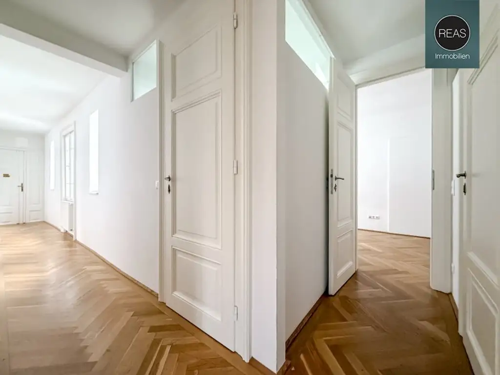 Büro mit Gartenblick und Erker in Bestlage neben dem Schubert-Museum! Gartennutzung inklusive!