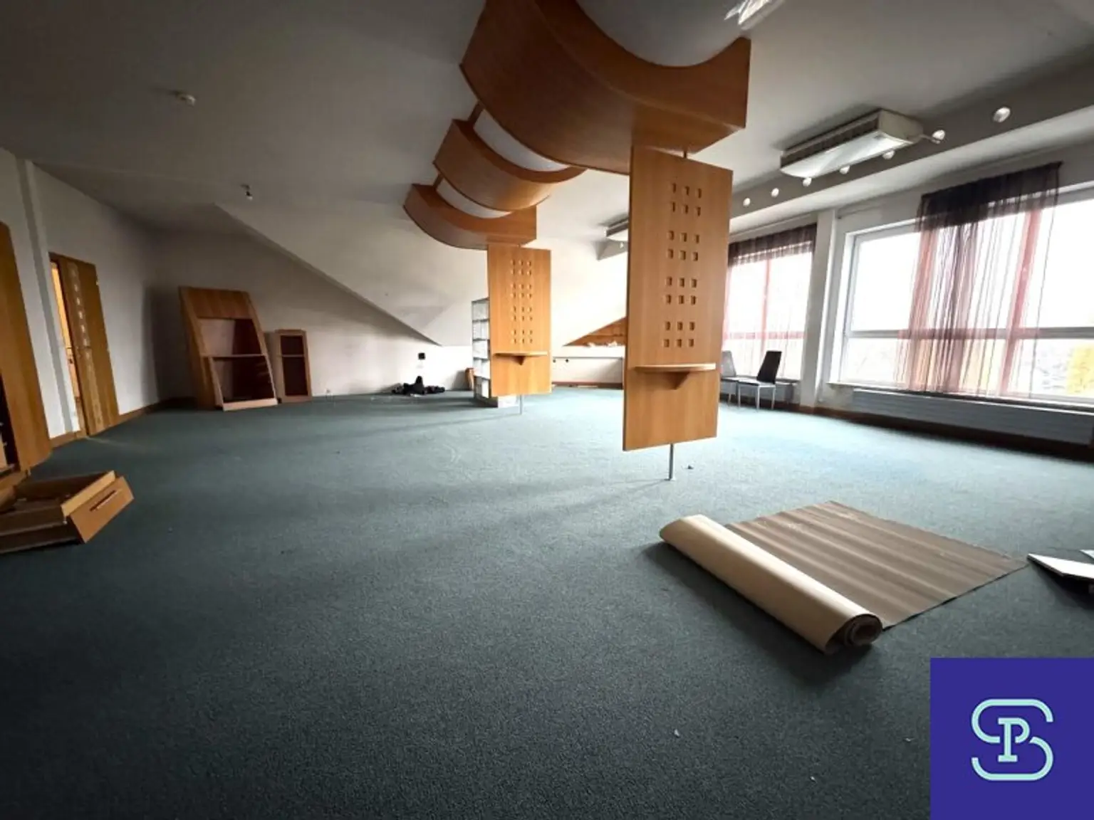 Preiswerte 101m² Büroeinheit mit Hauszentralheizung Nähe Rautenweg - 1220 Wien