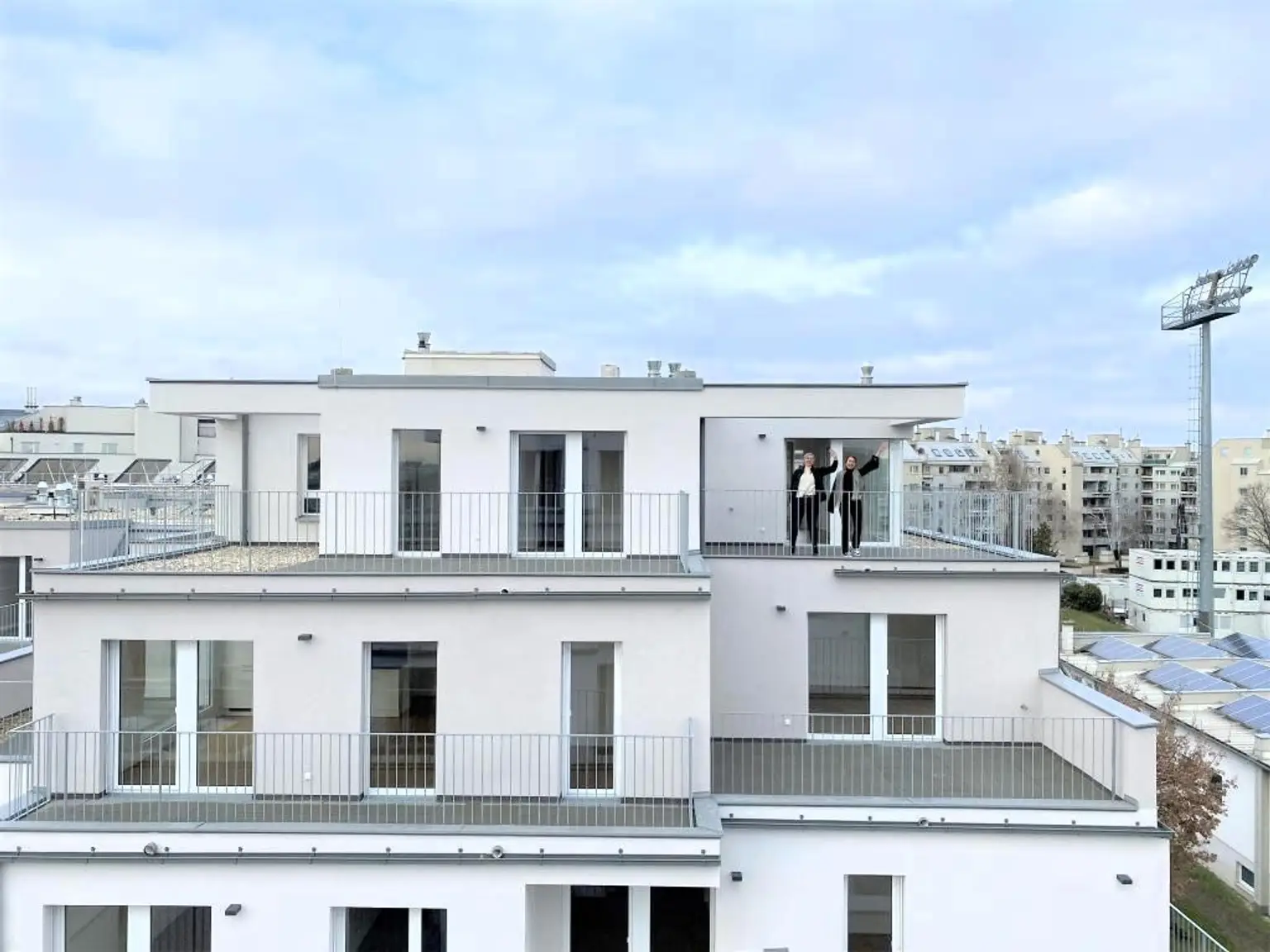 Ihr Penthouse – mit 90m² Terrassenfläche und Direktlift in die Wohnung!!
