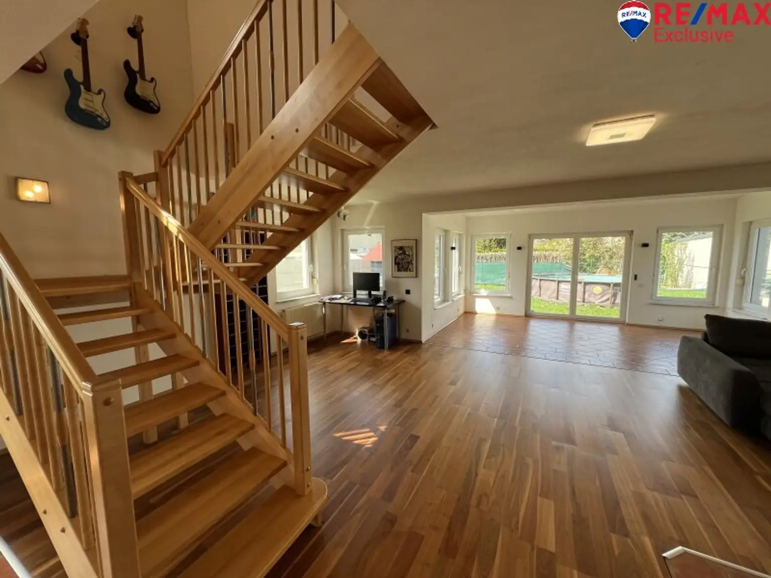 Großzügiges Einfamilienhaus mit Garten, Terrasse & Garage in Ebenfurth, 4 Zimmer, 195m²