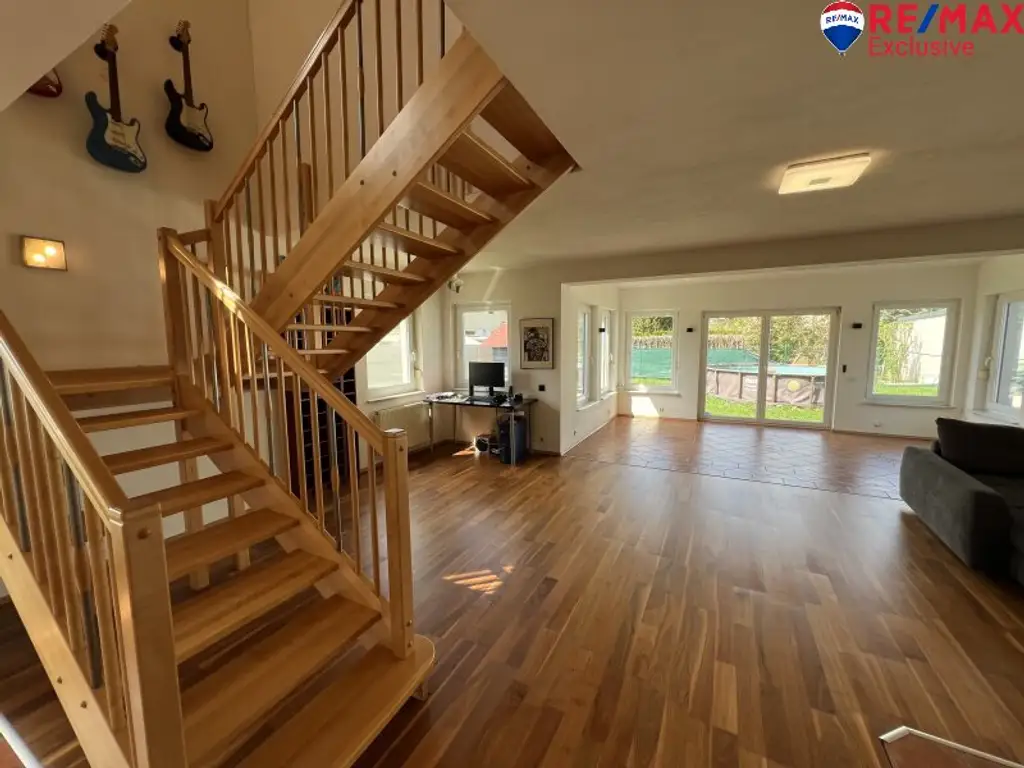 Großzügiges Einfamilienhaus mit Garten, Terrasse & Garage in Ebenfurth, 4 Zimmer, 195m²