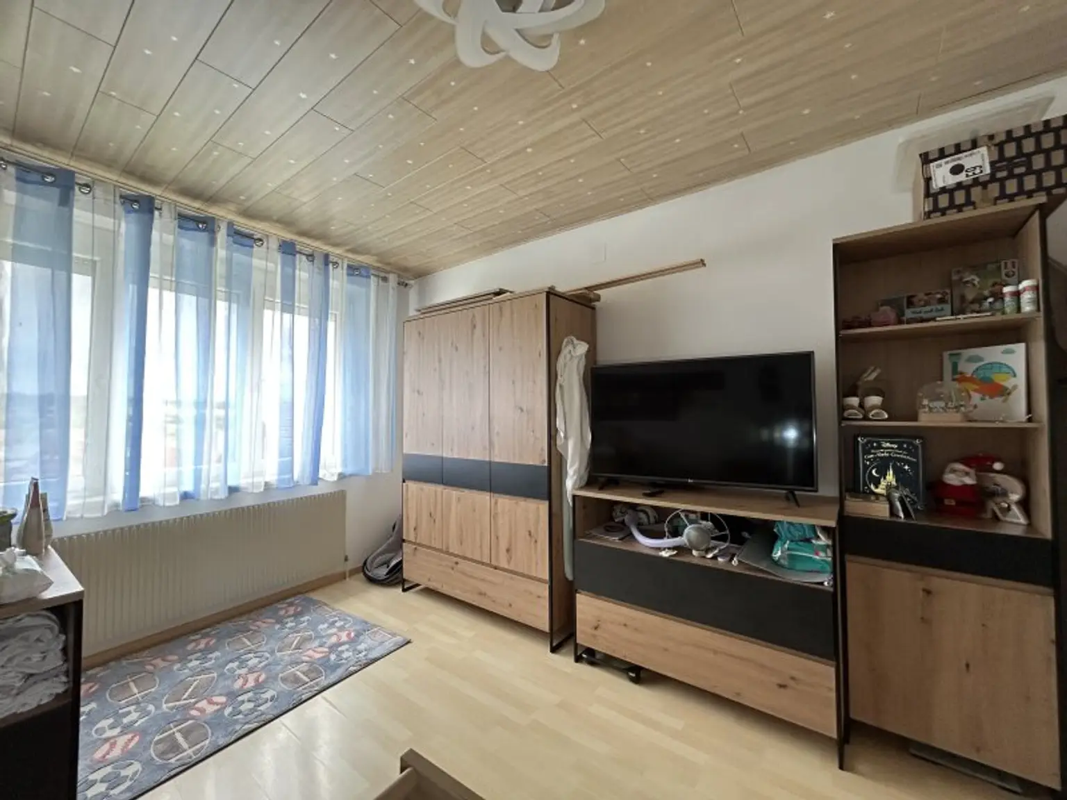 +Einzigartiges Mehrfamilienhaus und riesen Grundstück, direkt neben Oberpullendorf! +