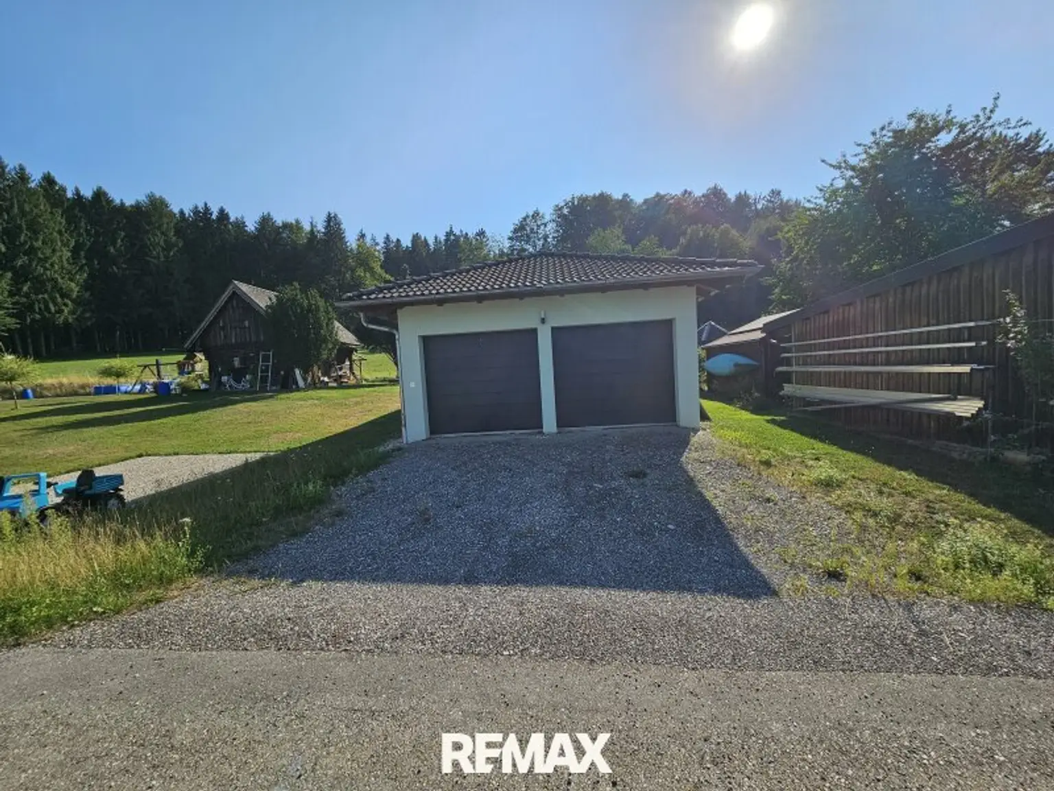 Doppelgarage mit Werkraum