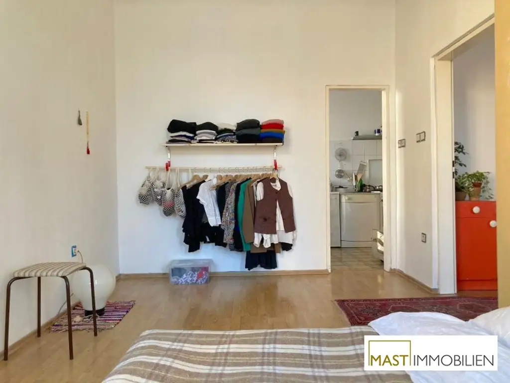 *NEU* Sanierungsbedürftige 2-Zimmer Wohnung mit Potential zur 3-Zimmer-Wohnung