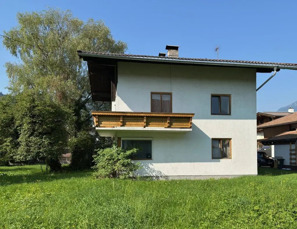 Gelegenheit! Top - Grundstück mit Altbestand im Zentrum von Radfeld