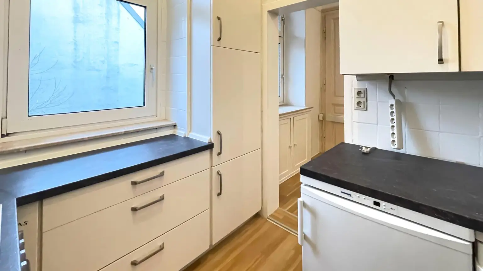 3 Zimmer mit Balkon, komplett neues Bad und WC