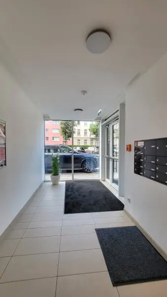 Sonnige 2-Zimmer-Wohnung - Klimaanlage - Sehr guter, gepflegter Zustand - Ausgezeichnetes Raumkonzept