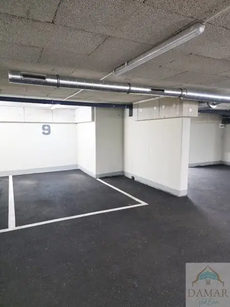 Den Arbeitsalltag im eigenen Whirlpool auf der riesigen Dachterrasse vergessen und die Seele baumeln lassen!
