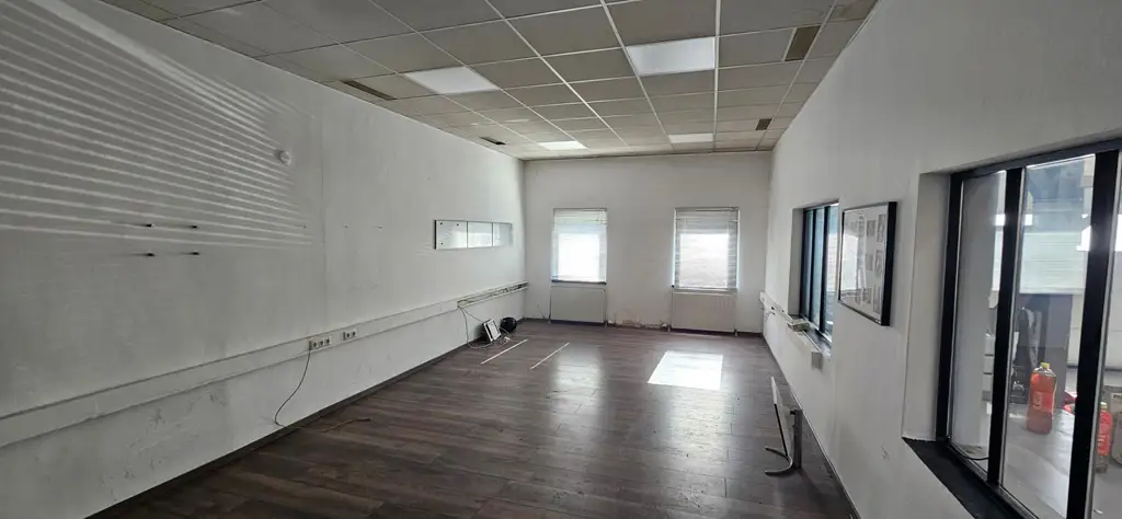 Werkhalle mit Büro und Lagerfläche zu mieten
