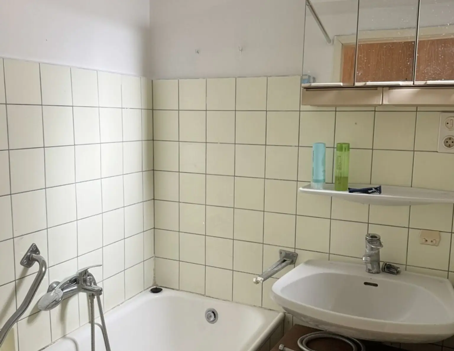 Historisches Stadthaus mit Gastrofläche & Wohnungen mit Renovierungspotenzial!