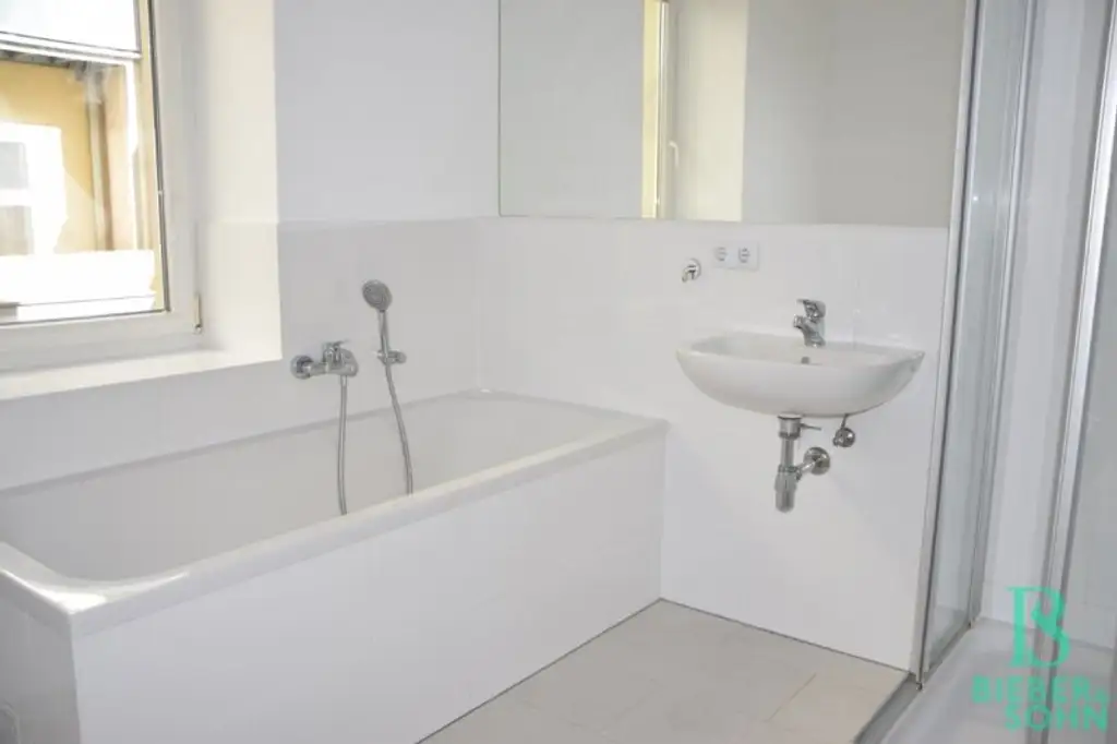 Mitten im 5.! Westterrasse - Top renovierte, große, sonnige Wohnung - Ruhelage