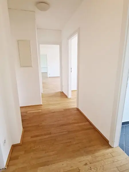 ZIEGLERGASSE bei FUZO Mariahilfer Straße, 141 m2 Bürofäche, 3 Zimmer, Serverraum, Küche, Klimaanlagen, Dachgeschoß