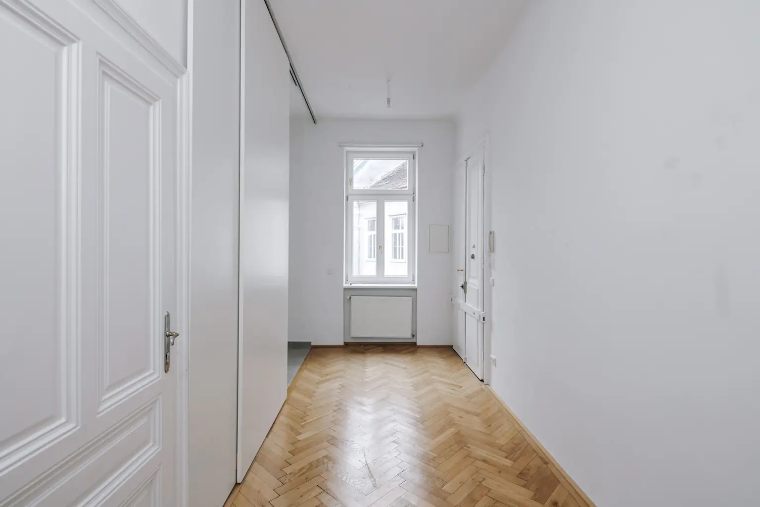 Sehr helle und gepflegte 2 Zimmer Altbauwohnung in sehr guter zenraler Lage von Döbling!