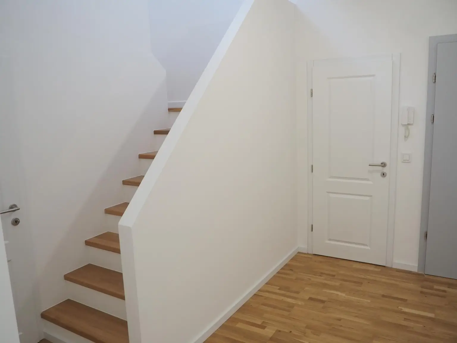 Open house - 5-Zimmer-Maisonette - Wunderschön sanierter Altbau!