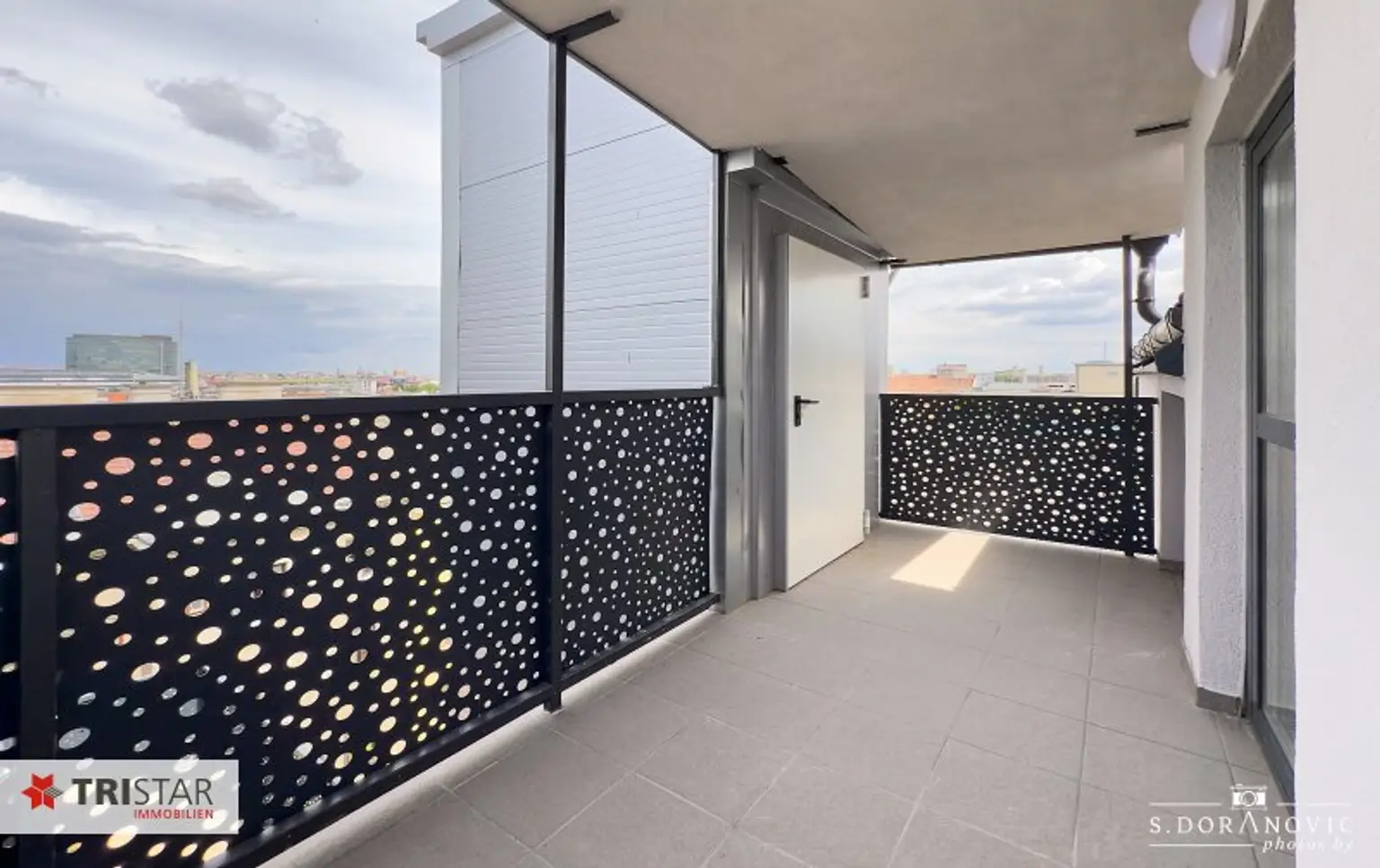NEU! ++ NÄHE SCHÖNBRUNN ++ EXKLUSIVER DACHAUSBAU IM GRÜNDERZEITHAUS ++ BEZUGSFERTIGES EIGENTUM IN TOPLAGE – 1120 WIEN ++