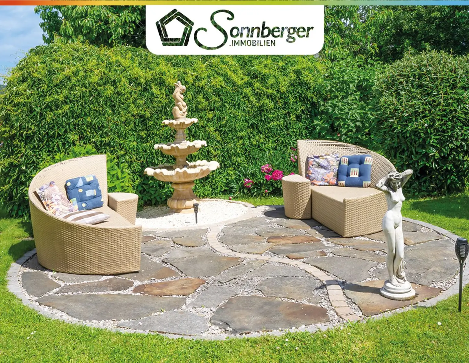 HERZSCHLAG - Doppelhaushälfte mit liebevollem Garten, Pool und Garage in Leonding
