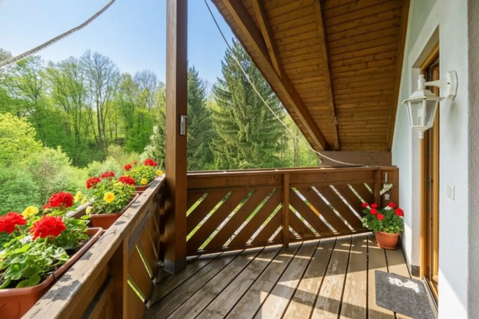 gartenseitiger Balkon