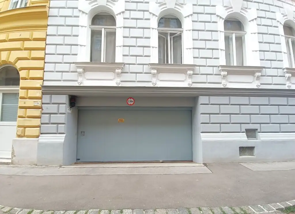 Großzügige 2,5-Zimmer Wohnung im 9. Bezirk mit viel Potential! Nähe U4 Friedensbrücke!