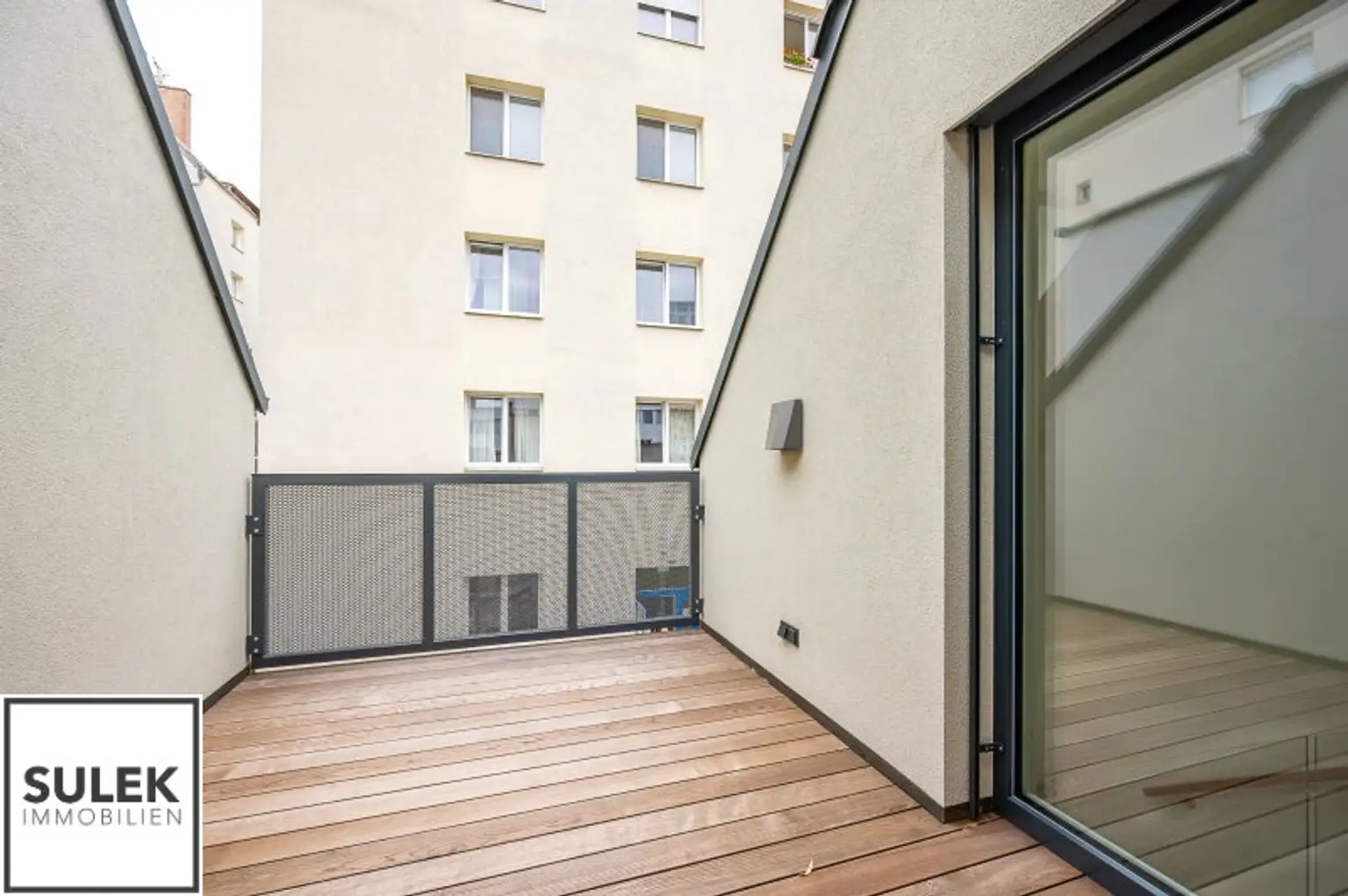 ERSTBEZUG-Townhouse: Exklusives 4-Zimmer-Townhouse mit 2 Terrassen & Tiefgaragen-Option - ab sofort