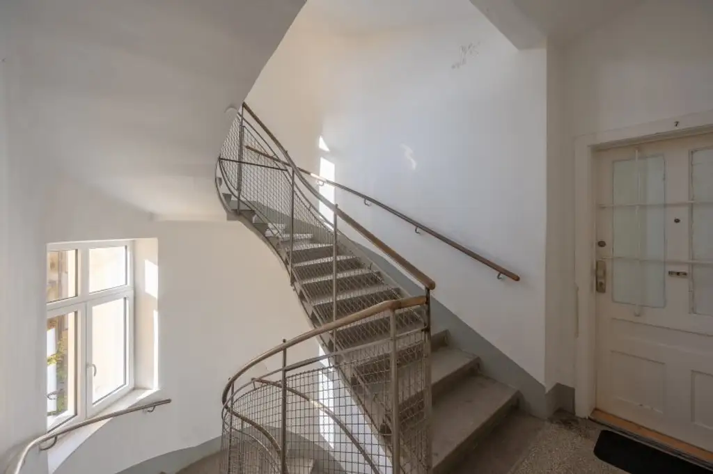 ++NEU++ 3-Zimmer Altbau-Wohnung (sanierungsbedürftig) mit viel Potenzial!