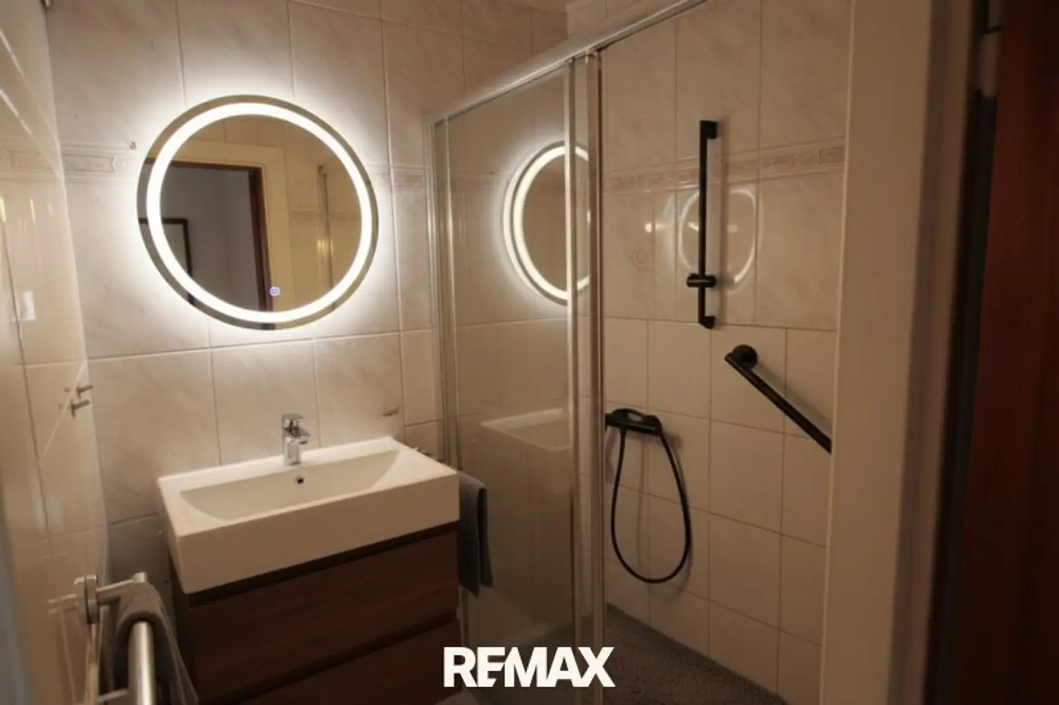 Badezimmer KI generiert