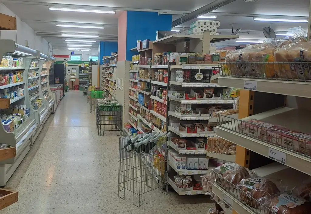 GESCHÄFTSLOKAL MIT VIELEN NUTZUNGSMÖGLICHKEITEN IN ZENTRALER LAGE