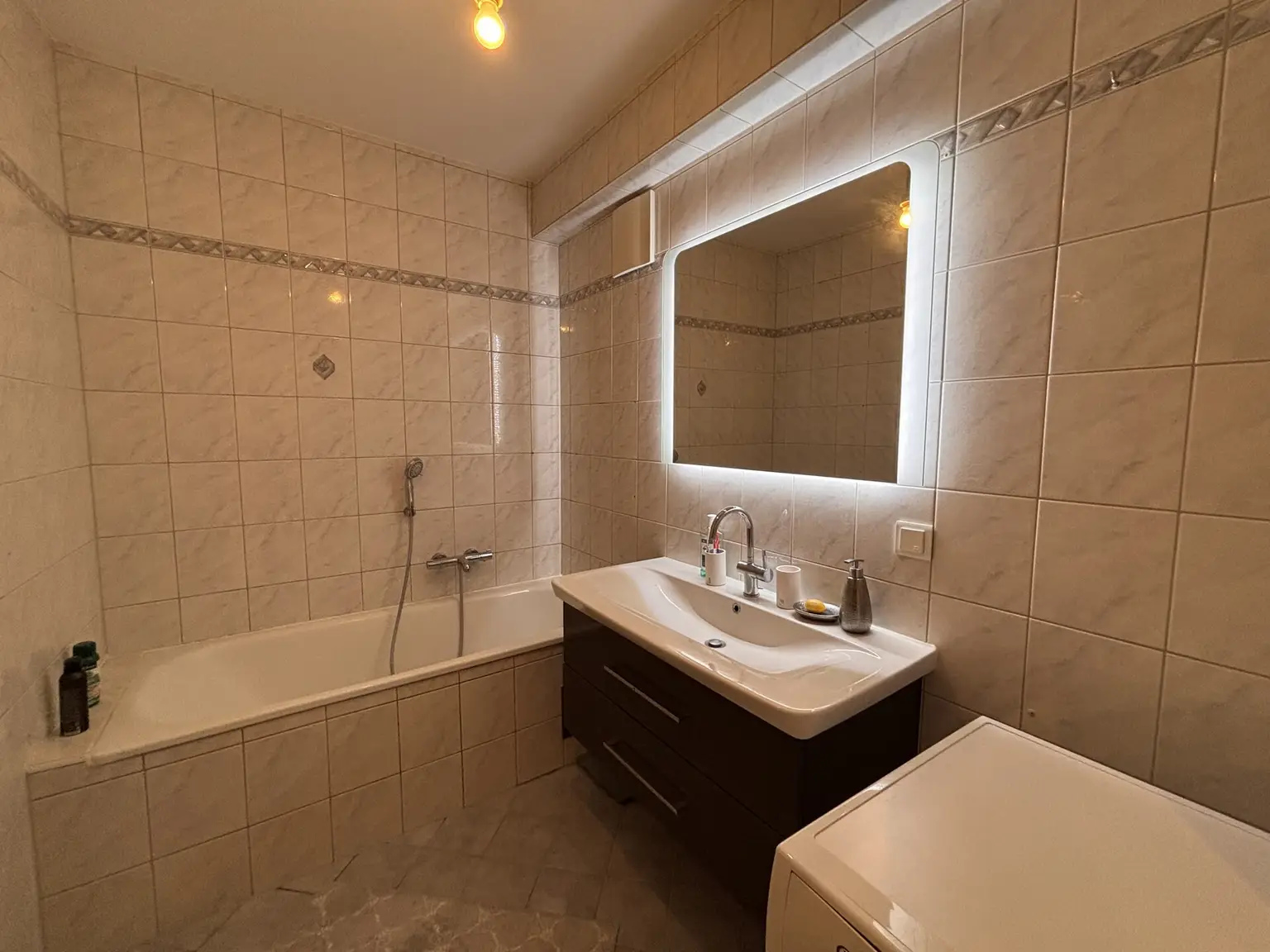 3 Zimmer mit Balkon & Parkplatz