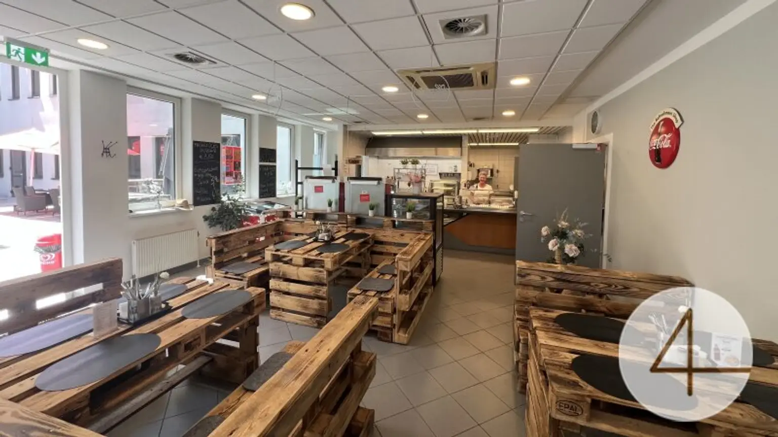ab 8 €/m2 Büroflächen bis 2.200m2 - individuell Flächengrößen verfügbar -  Parkplätze - Kantine im Haus - gute Verkehrsanbindung
