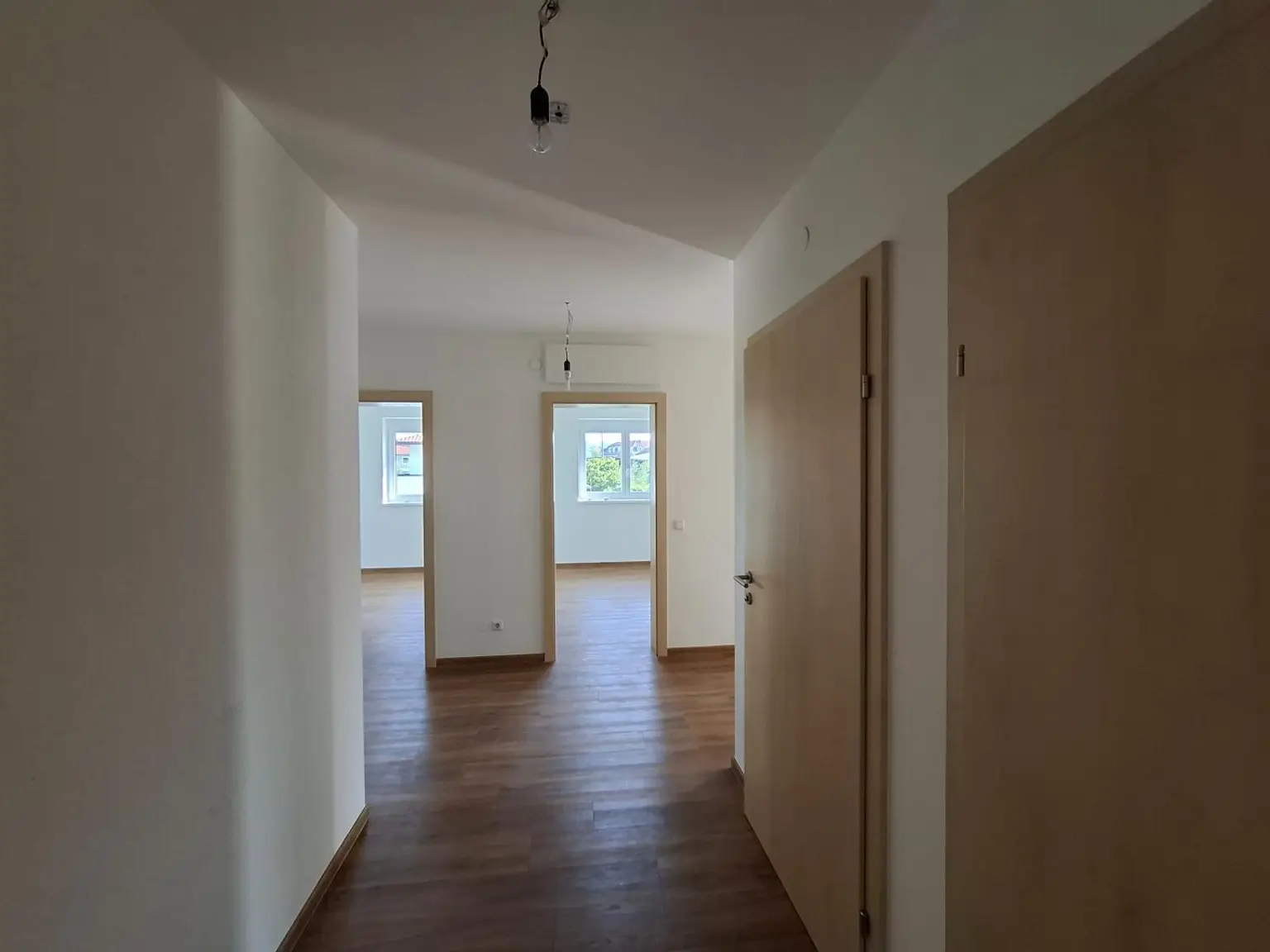 4-Zimmer-Wohnung im 1. OG eines kleinen Mehrparteienhauses zu vermieten