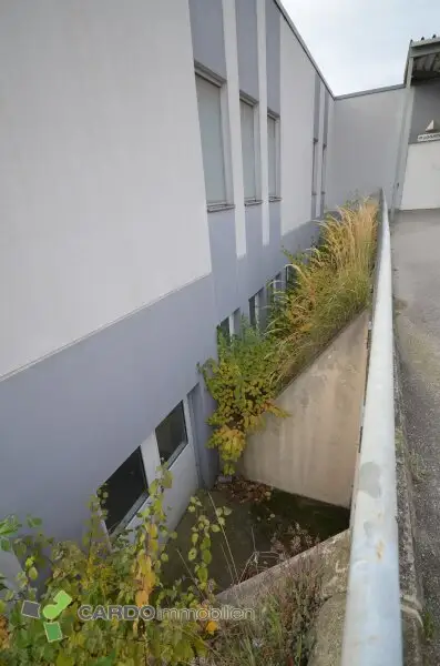 Halle und Lager 425m², 340m², 414m² für Veranstaltungen oder Lager, 2 Gewerbeobjekte nebeneinander mit große Parkplatz, entweder zusammen oder einzeln zu vermieten