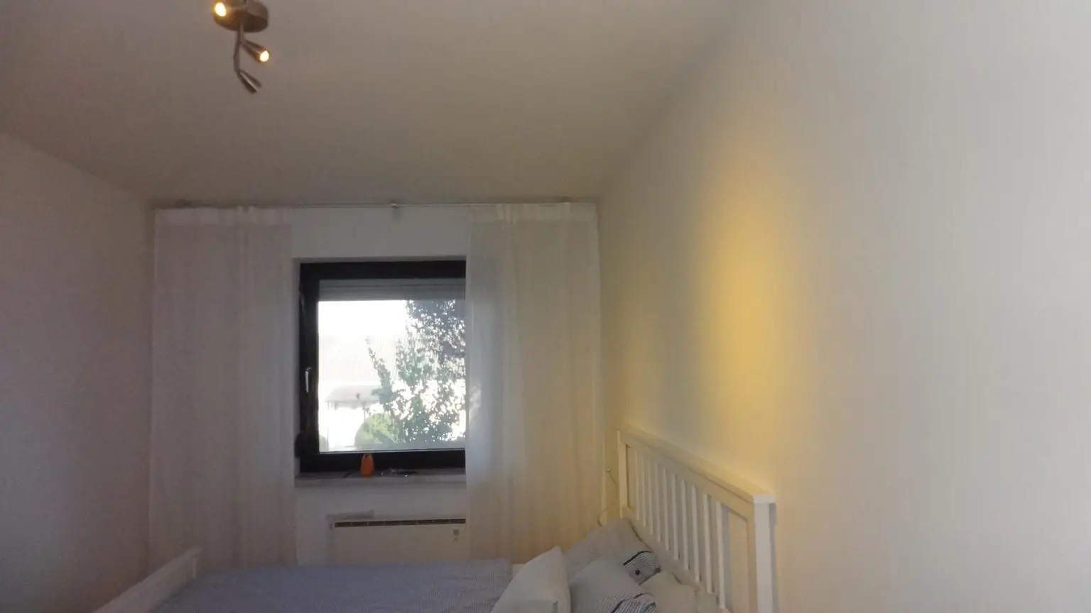 Sanierungsbedürftiges Reihenhaus mit Seeblick!