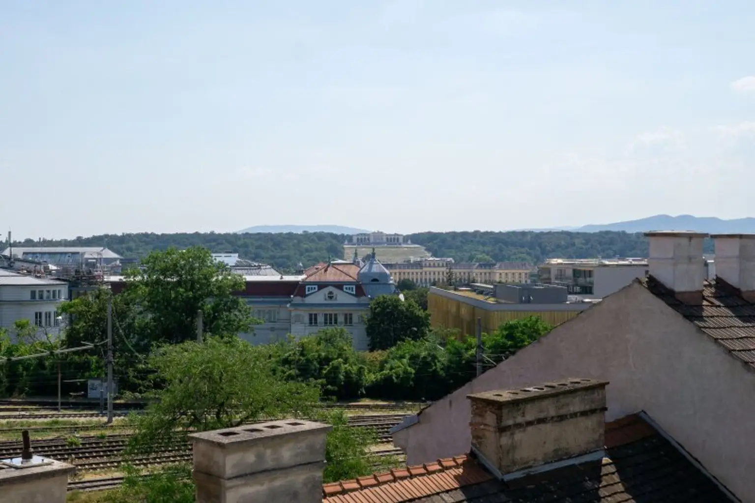 Ausblick vom südlichen Zimmer Richtung Gloriette