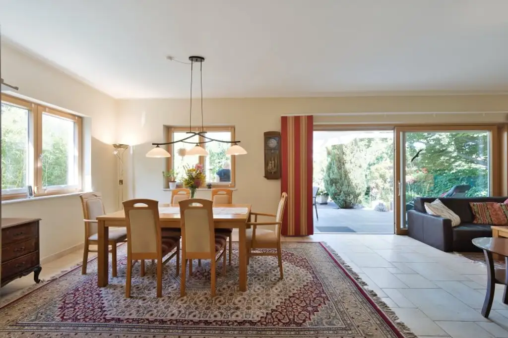 Vision trifft Investition - Einfamilienhaus mit Wohnrecht und 600m² Gartenparadies!