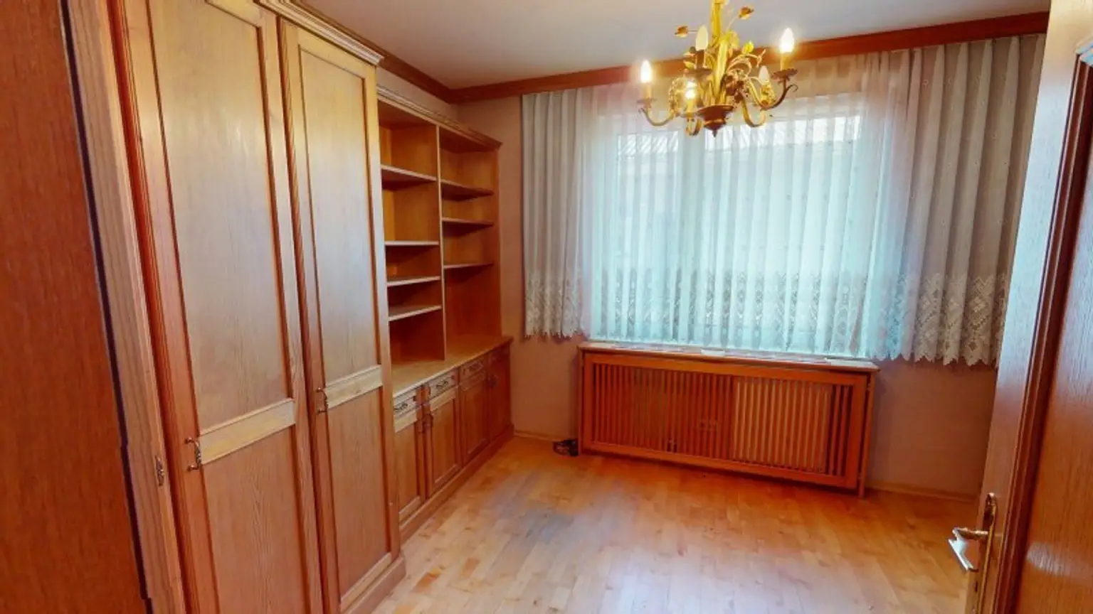Einfamilienhaus in ruhiger Siedlungslage mit großem Garten (Pachtgrund)