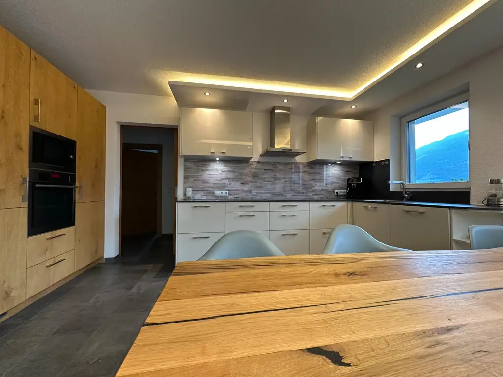 Wohngenuss pur: Top Haus mit Einliegerwohnung in bevorzugter Lage von Wenns!