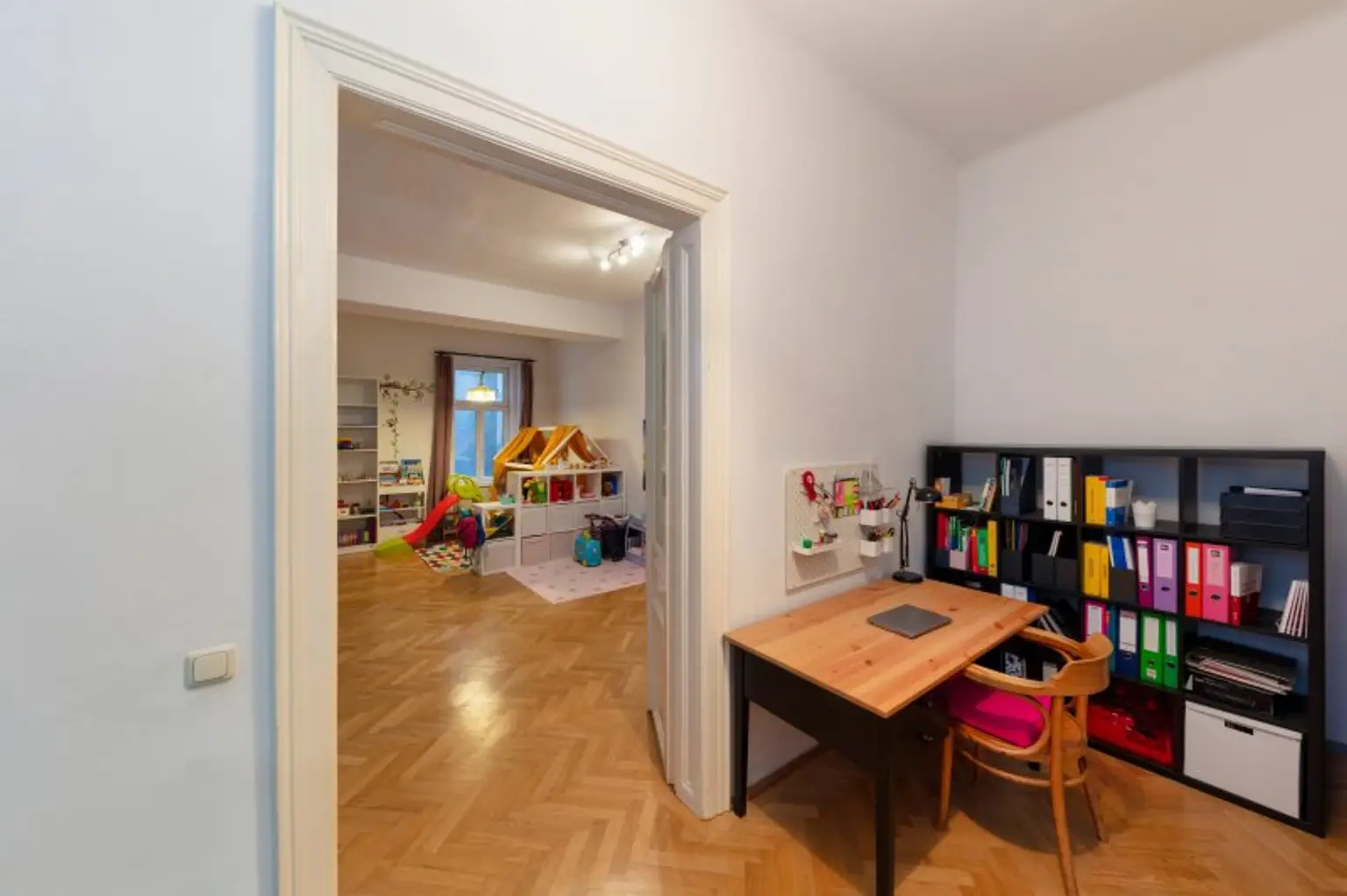 Großzügige Altbauwohnung im Herzen des Stuwerviertels